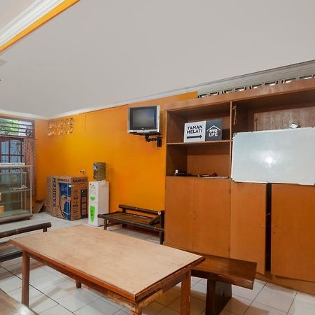 Hotel Oyo Life 3034 Taman Melati Depok Exteriér fotografie